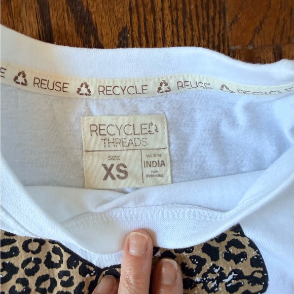 Girls Tee-XS - Picture 2 of 2